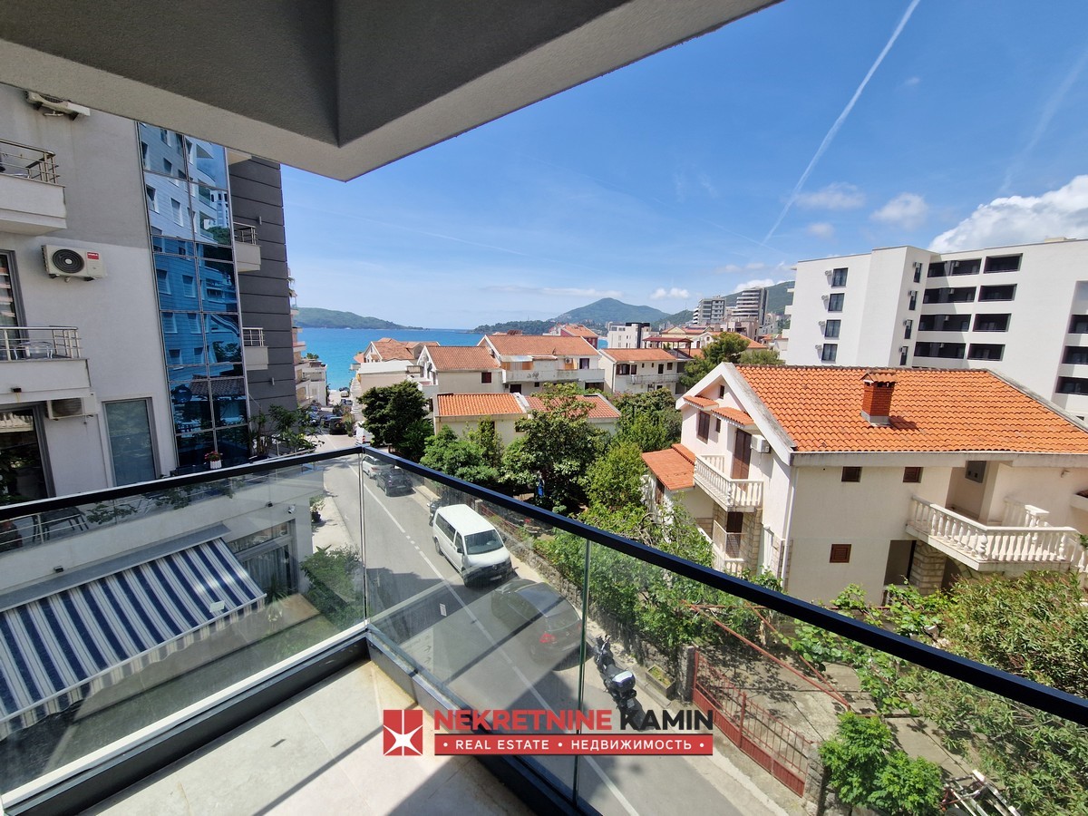 Budva Rafaelovici de satılık deniz manzaralı 1+1 daire